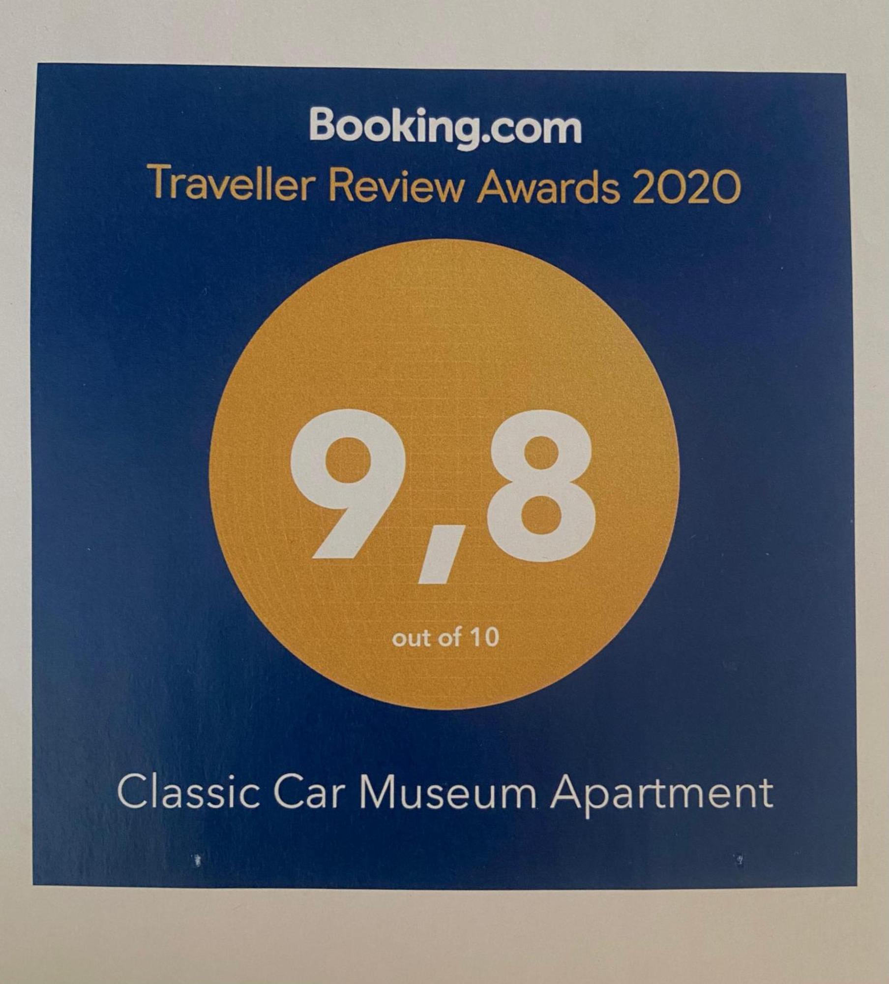 Classic Car Museum Apartment Riga Bagian luar foto